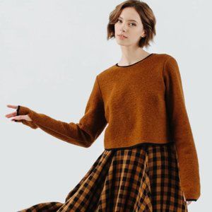 Son De Flor Crop Sweater in Warm Brown